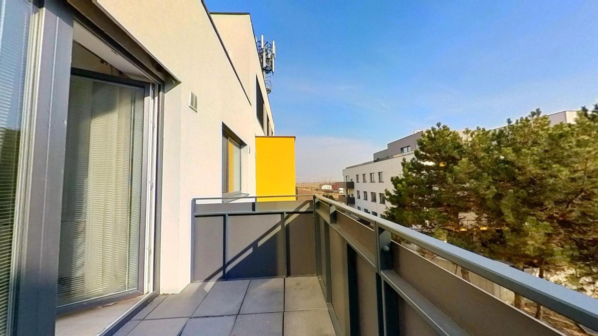 Air-Conditioned 2 Room Apartment, With Terrace, Rovinka, 302 Εξωτερικό φωτογραφία