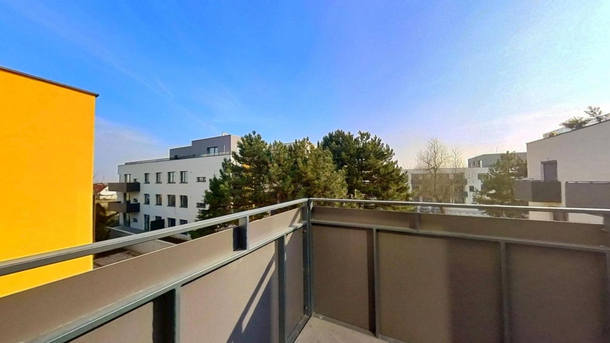 Air-Conditioned 2 Room Apartment, With Terrace, Rovinka, 302 Εξωτερικό φωτογραφία