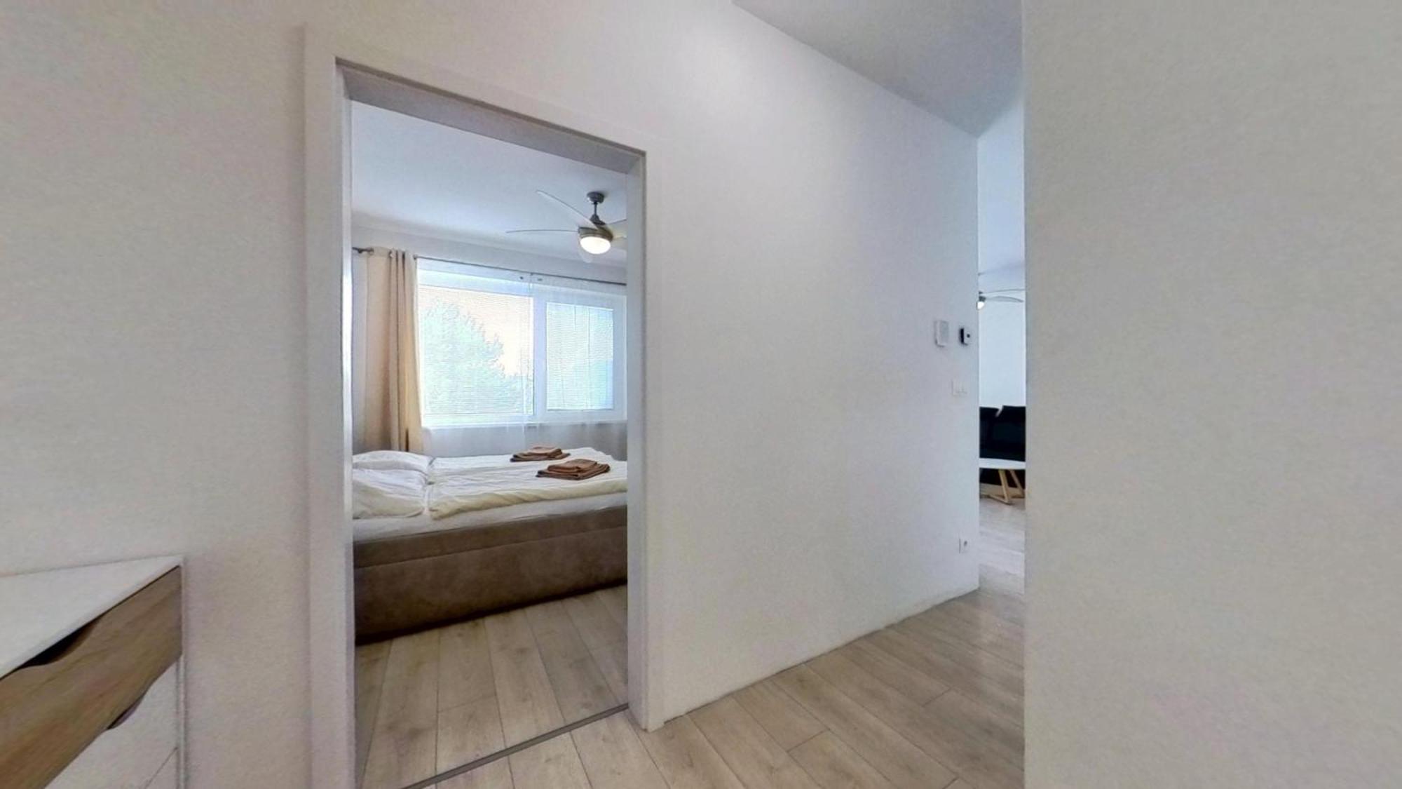 Air-Conditioned 2 Room Apartment, With Terrace, Rovinka, 302 Εξωτερικό φωτογραφία