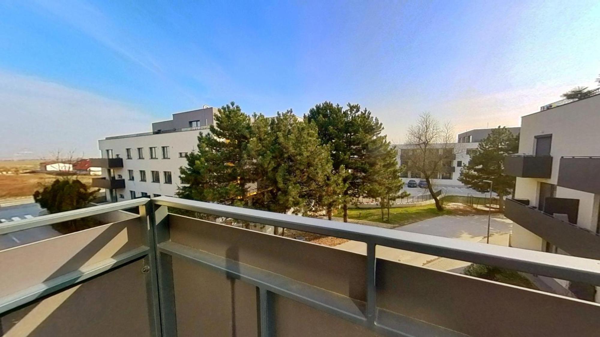 Air-Conditioned 2 Room Apartment, With Terrace, Rovinka, 302 Εξωτερικό φωτογραφία