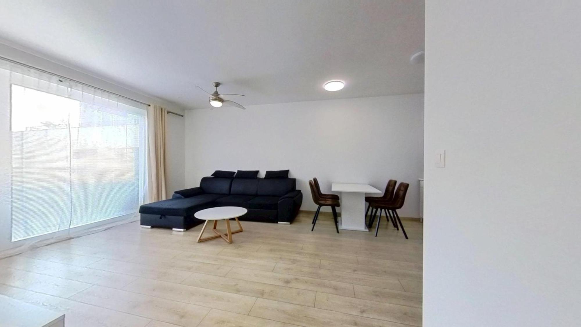 Air-Conditioned 2 Room Apartment, With Terrace, Rovinka, 302 Εξωτερικό φωτογραφία
