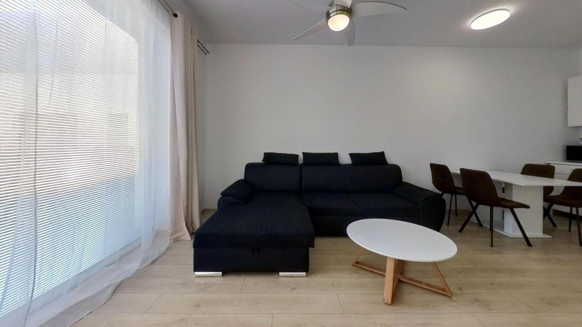 Air-Conditioned 2 Room Apartment, With Terrace, Rovinka, 302 Εξωτερικό φωτογραφία